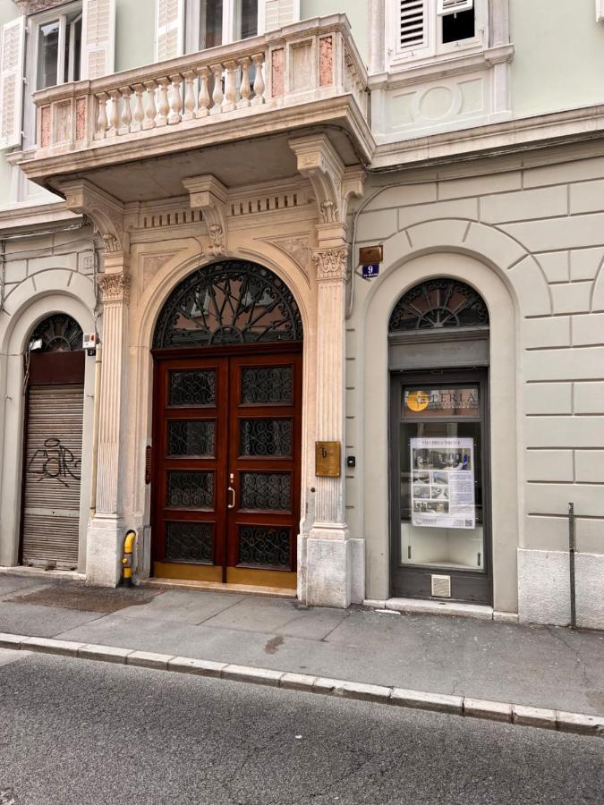 Mansarda Mazzini Apartment Триест Екстериор снимка